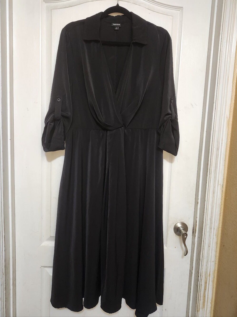 torrid Size 1 Black Draped Collar Midi Dress.
